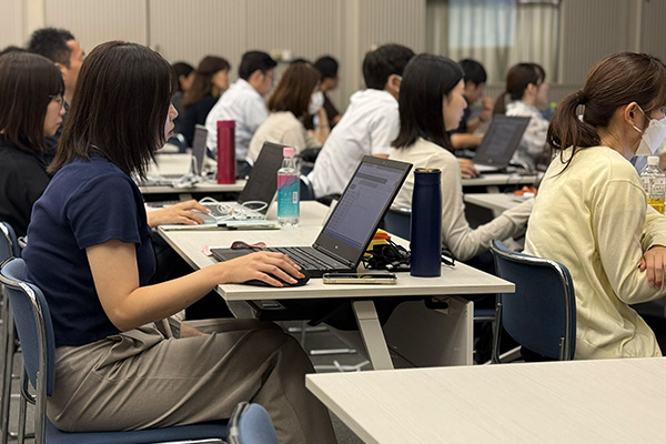 大規模セミナーの様子