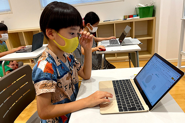 夏のマストアイテム！うちわをデザインしよう