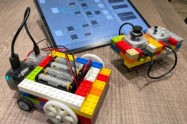 VIVIWARE CellとLEGOブロックでロボット作りを体験しよう！